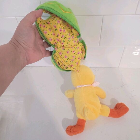 Easter Plush Surprise Egg Chick 8" Duckling Zipper Green Yellow Plushland 2006 - Picture 9 of 10
